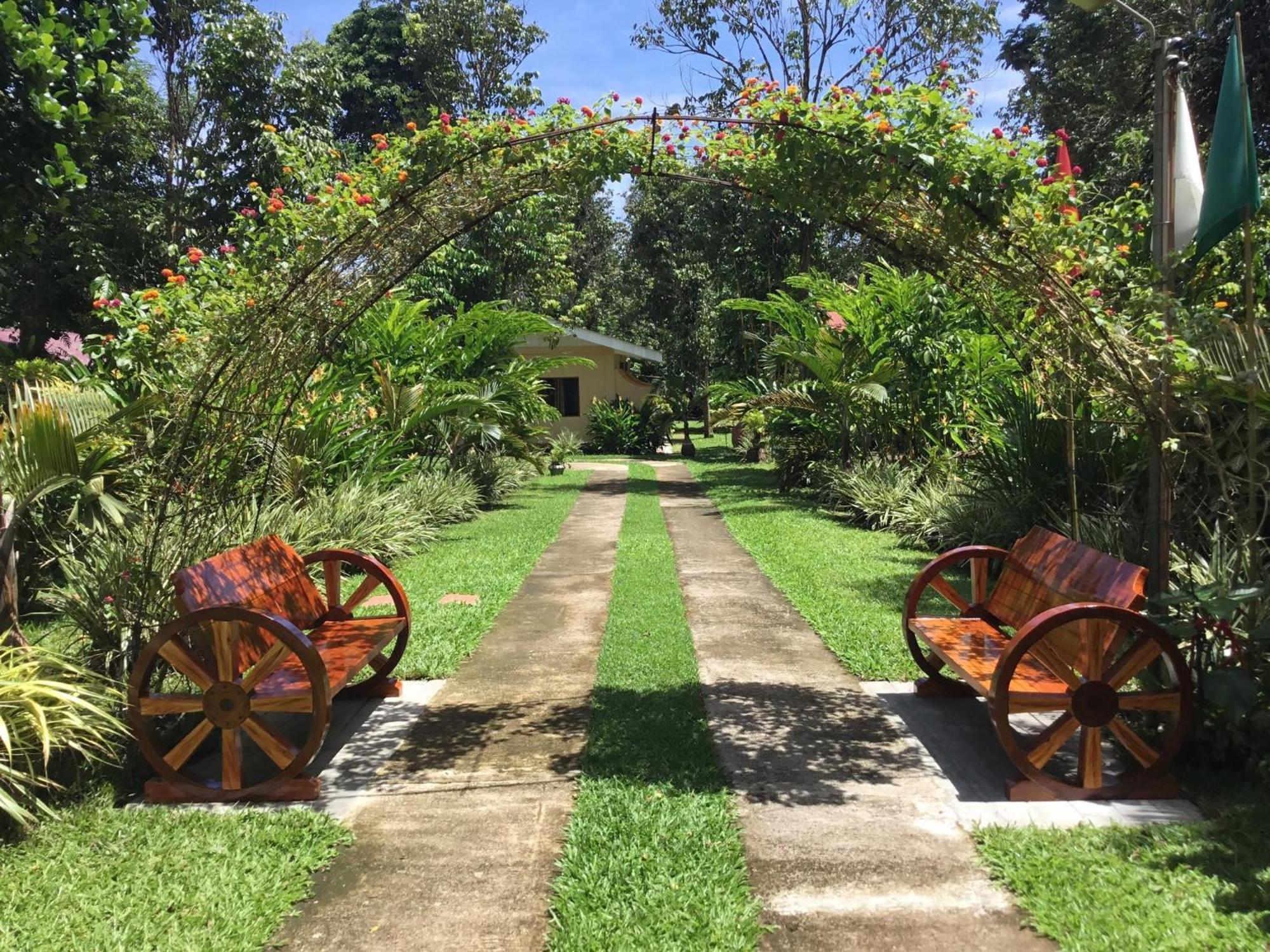 Camiguin Lanzones Resort Mambajao Exterior foto